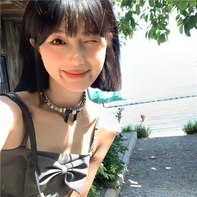 红衣少女